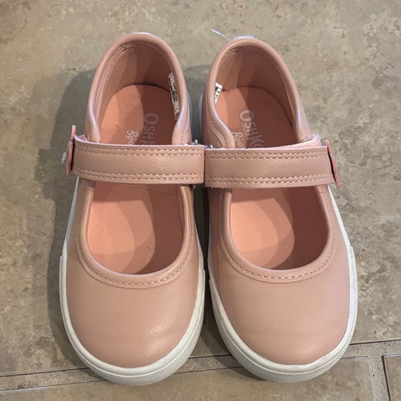 OshKosh B'gosh Pink Dress Shoes with Flower Accent - Picture 2 of 8